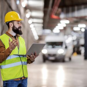 Communication terrain-bureau : le guide complet pour coordonner vos équipes mobiles